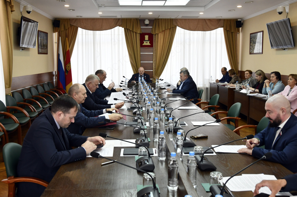 Совет утвердил проект повестки дня очередного заседания Законодательного Собрания 