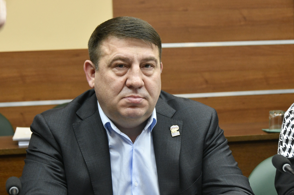 Благоустройство и тарифная политика — сфера приоритетов депутата Дмитрия Бердникова